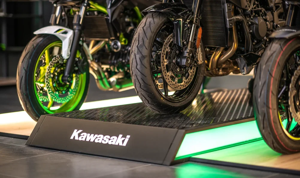 3 – Our Projects – Slider – Kawasaki Metz 8