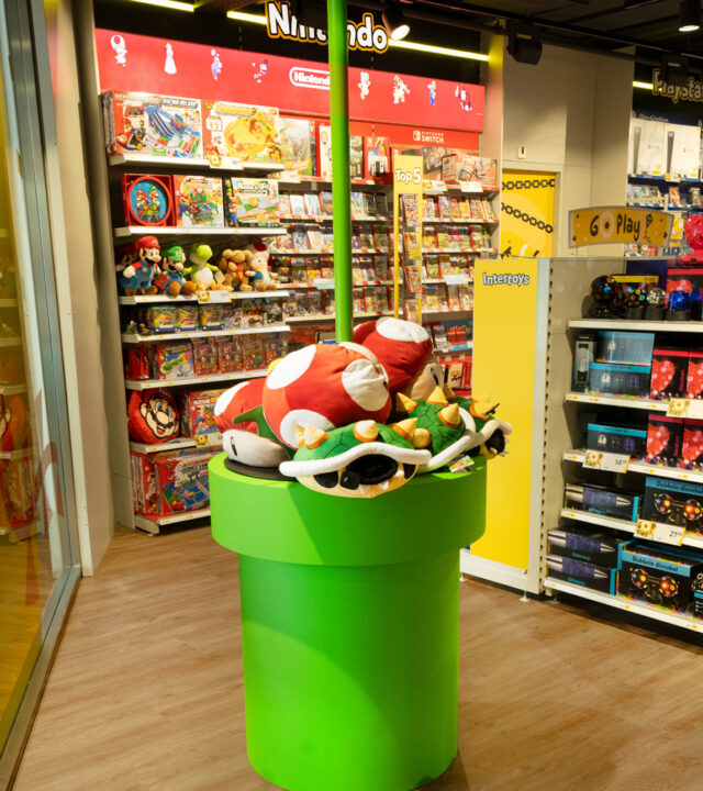 Impact instore_Nintendo Eindhoven Intertoys XL_STAND 02